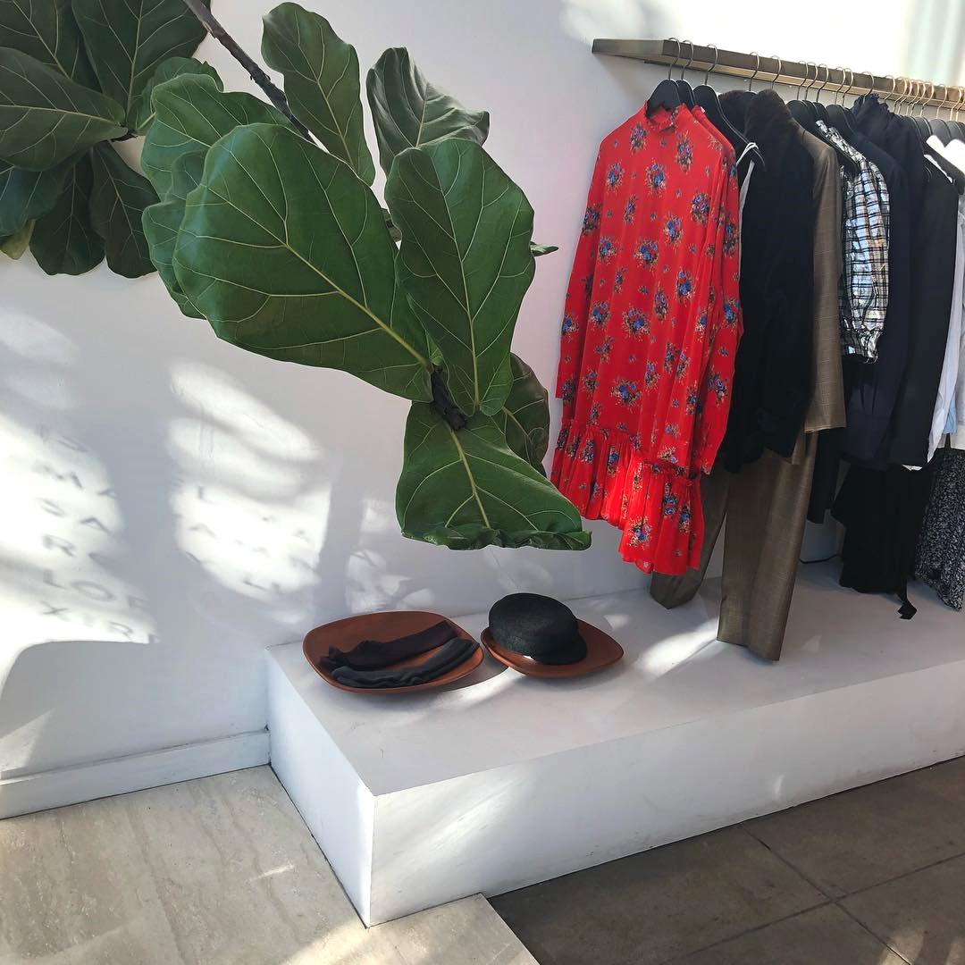 Fall is happening at the store as best as it can in LA 🤠❤️
.
.
#ClosetVibes #FallOutfitsAreHere #FashionInspo #Stylish #LosAngelesStyle #Gloves #HighEndFashion #DressToImpress #LosAngeles #ShopSuperStreet #FashionAddict #FashionBlog