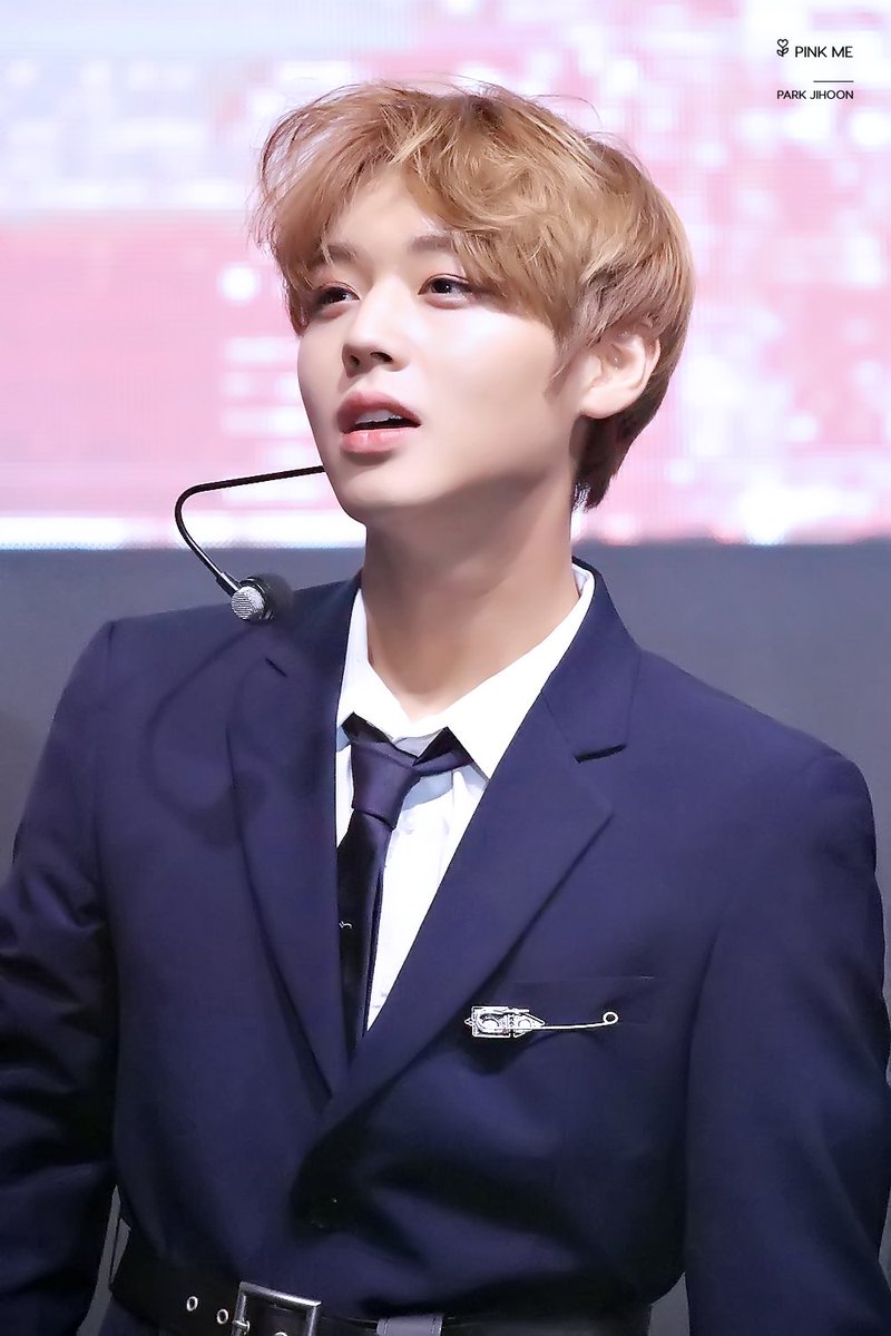 PinkMe0529's tweet photo. 181021 서울대 한류 기부 콘서트
#박지훈 #parkjihoon #워너원 #WANNAONE https://t.co/XJgW1feUyk