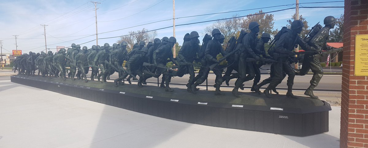 Meloquin_'s tweet photo. Old virtual #geocache today at a Veteran war memorial in Branson, Missouri. #workcaching https://t.co/jupaugQzM5