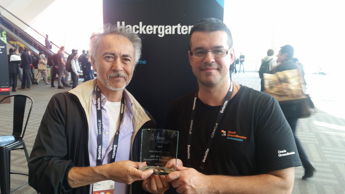 jcp_org's tweet photo. @zsevarac and @frankgreco are here at #CodeOne #Hackergarten to talk about #VisRec https://t.co/wrLJYKUJ0a