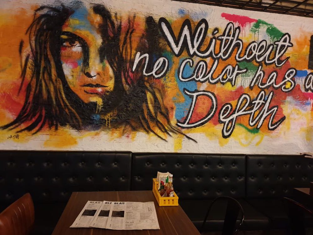 BellaRiyadh's tweet photo. BLAc fine Burger. Casual..
Takhassusi St, Riyadh.. American restaurant.
It's good place for friends and groups to have great time. We love that seatings are open. Good music and interior. Good service.
Kids are allowed.
#BellaRiyadh #event #restaurant #tourism #Riyadh https://t.co/RGyJecakij