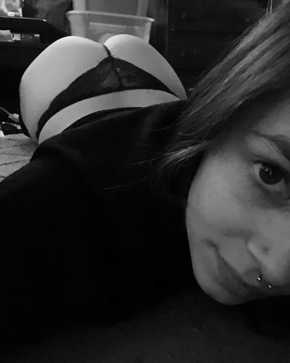 MMinx666's tweet photo. Waiting for daddy ☺️🙈😍👸🏻🖤
#daddy #daddysgirl #daddysbaby #daddysslut #DaddysPrincess #daddyslittlegirl #ddlg #daddydomlittlegirl #slut #tease #readyfordaddy #facedown #lingerie #bdsm #little #littlegirl #baby #babygirl #princess #brat #spoilme #sugarbaby #paypigswanted https://t.co/DUvIoydE0T