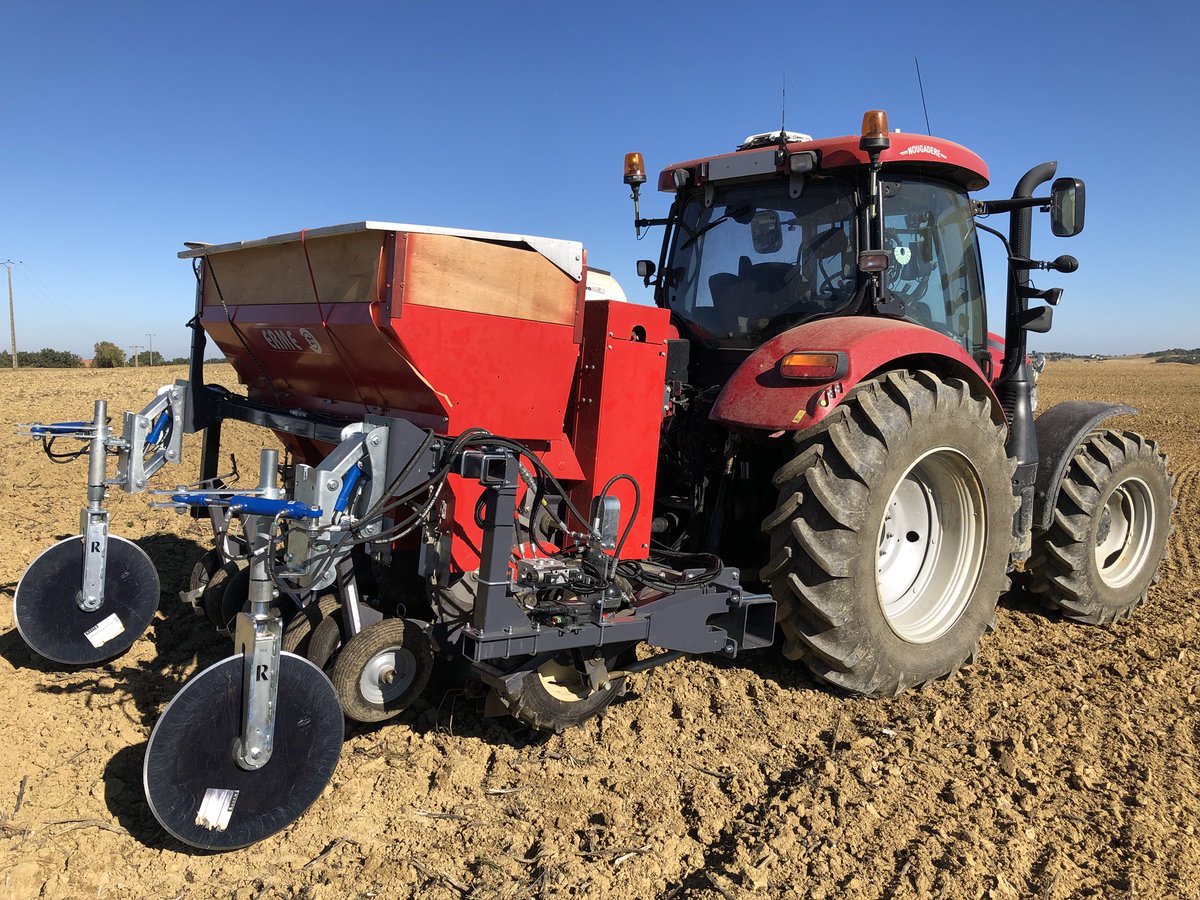 TimBraux's tweet image. Mise en route du guidage d’outil par RTK sur planteuse d’ail ERME par @RavenEurope