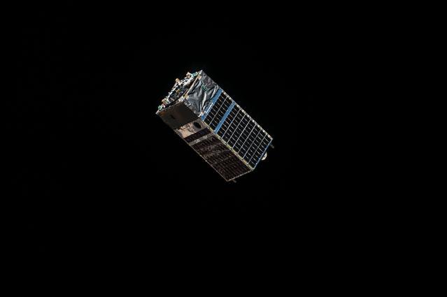 NasaTimeMachine's tweet image. 1 yrs ago today: NanoRacks Kestrel Eye (KE2M) Satellite Deployment. More details: images.nasa.gov/#/details-iss0…