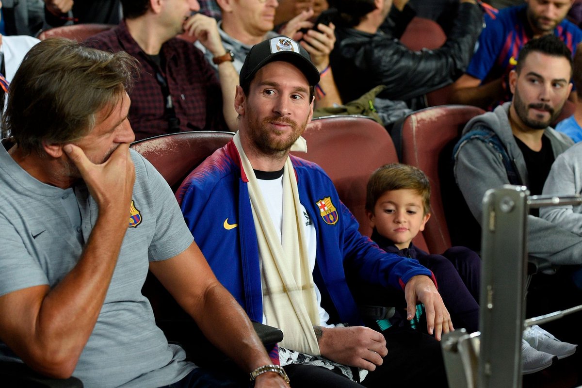 Leo Messi, en la grada del Camp Nou.