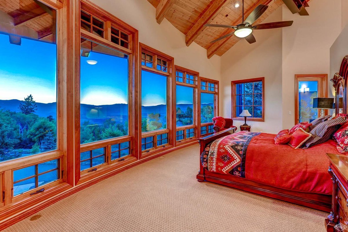 MacMcDonaldKW's tweet photo. Can you imagine waking up to this view every morning? #mountainviews #makevailhome #vailrealestate #vail #mountainliving #vail https://t.co/nN55X6UsnX https://t.co/TToWBDsqur