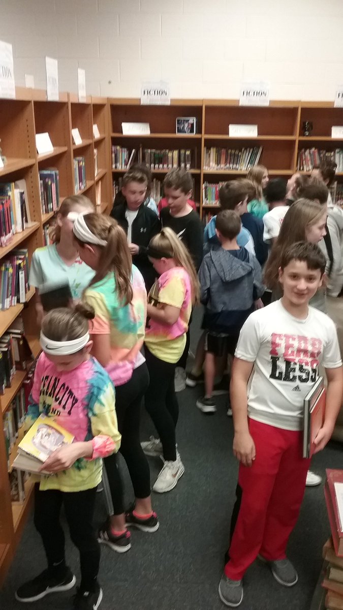 fogleem's tweet image. Best part of my job is helping Ss pick out fantastic books in the library! #LibraryRules @Seneca_Valley @HMSRaiders @sv_iHub