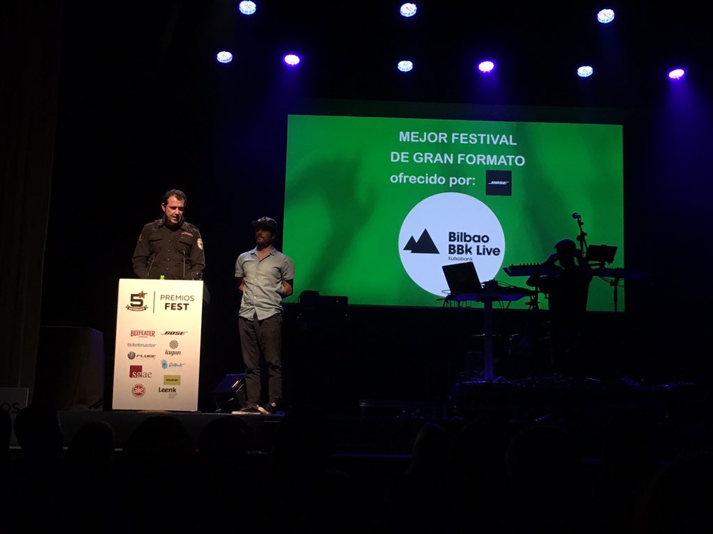 bifm's tweet photo. Premio gorrrrdo para @bilbaobbklive en los #PremiosFEST: Mejor festival de gran formato. Zorionak pues #PremiosFEST2018 #bilbao https://t.co/umn9XrbcCS
