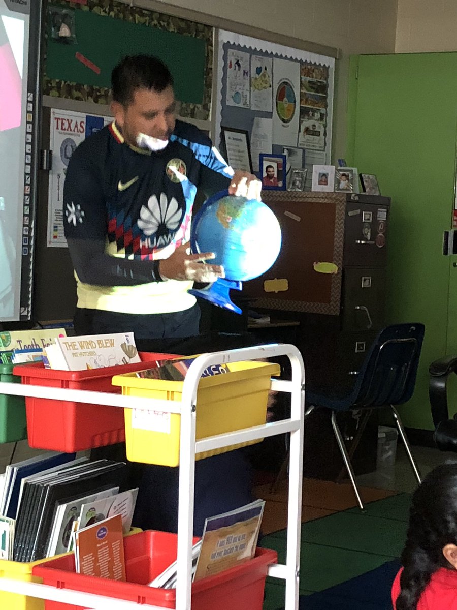 tyvettesmith's tweet photo. Very nice demonstration of Day and Night Cycle by Mr. A with the @ConleyCougars1 5th Grade Students. @STARS_902 #Allin4AAldine #Allin4Science https://t.co/pHdGbDi7UR