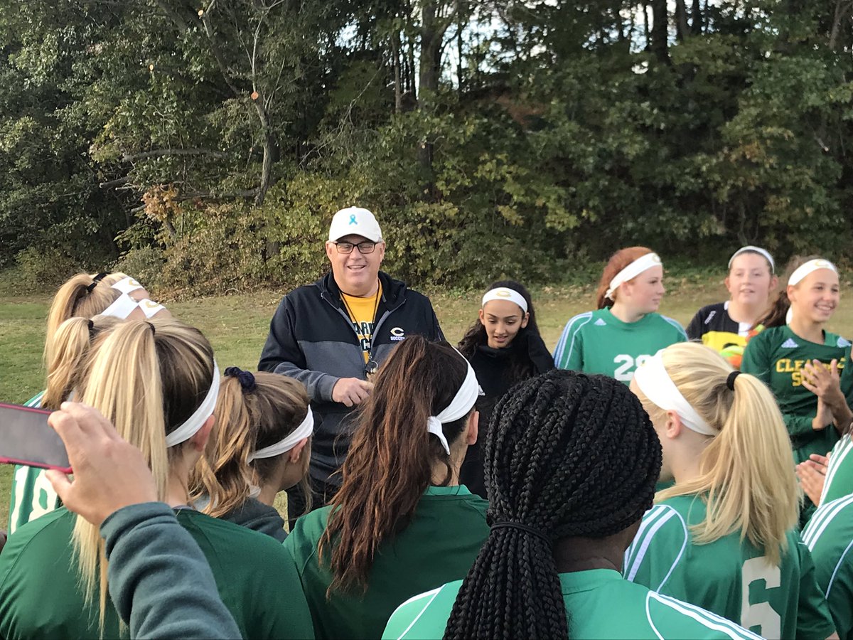 viewathletics's tweet image. End of a Coaching Era. Coach Wagner coaching his last high school game after 77 seasons. Thank you for countless hours and endless commitment with our Student-Athletes and Clearview Athletics. You will be missed! GO VIEW!!!