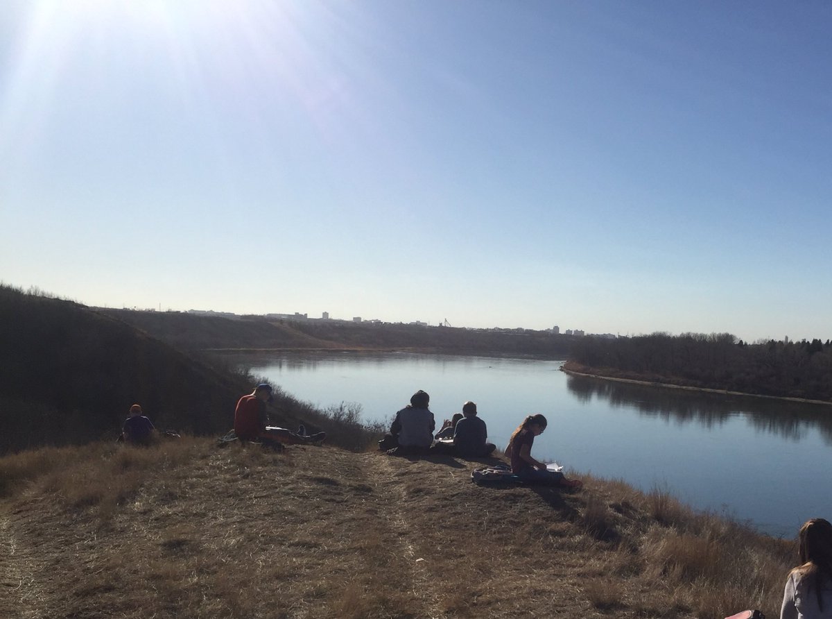 fiedell's tweet photo. Unbelievable October day in #YXE for #TakeMeOutsideDay. #Silverspring gr. 8s doing a little descriptive writing at our beautiful river bank. #nevergetsold #loveourcity #edoutside #learningoutsidetheclassroom #move2grow @StoonPubSchools @takemeoutside @Meewasin https://t.co/woX7GWwI4h