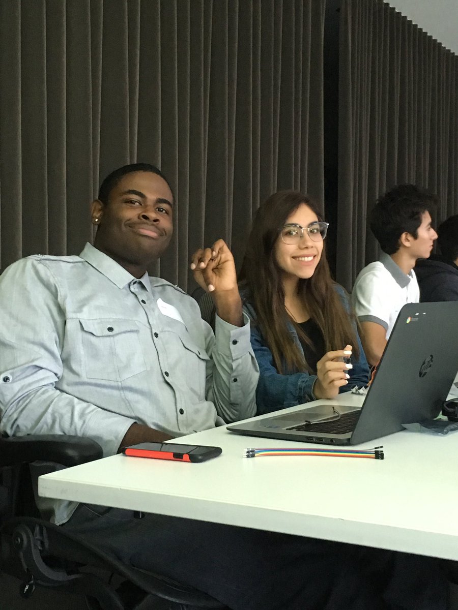 wearedavincix's tweet photo. Here’s to creating belonging in the tech world: @belkin hosts our #computerscience pathway students for a boot camp with their #software #engineering team!  #pledgela @MayorOfLA https://t.co/XOfJZUqwha