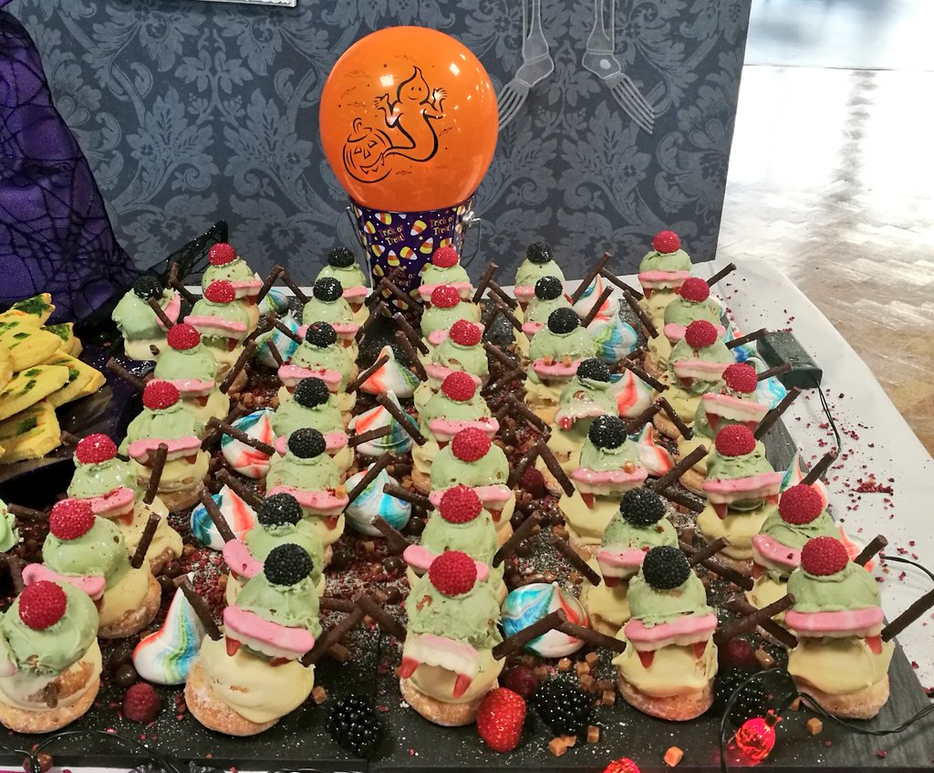 Great cake display tonight at our boarders #Spooktacular themed event <a href="/HabsAdamsGS/">Haberdashers' Adams</a>, well done to Margret and @susanhodson7 <a href="/27Mynott/">Beth Mynott 27</a> <a href="/leesaowenx/">Leesa Owen</a> <a href="/su_moore44/">Suzy Moore</a> for making the product or putting this great display together <a href="/CateringAcademy/">Catering Academy</a> @ServestFoodCo @Servest_UK 🍩🍰🍪🍭🍫