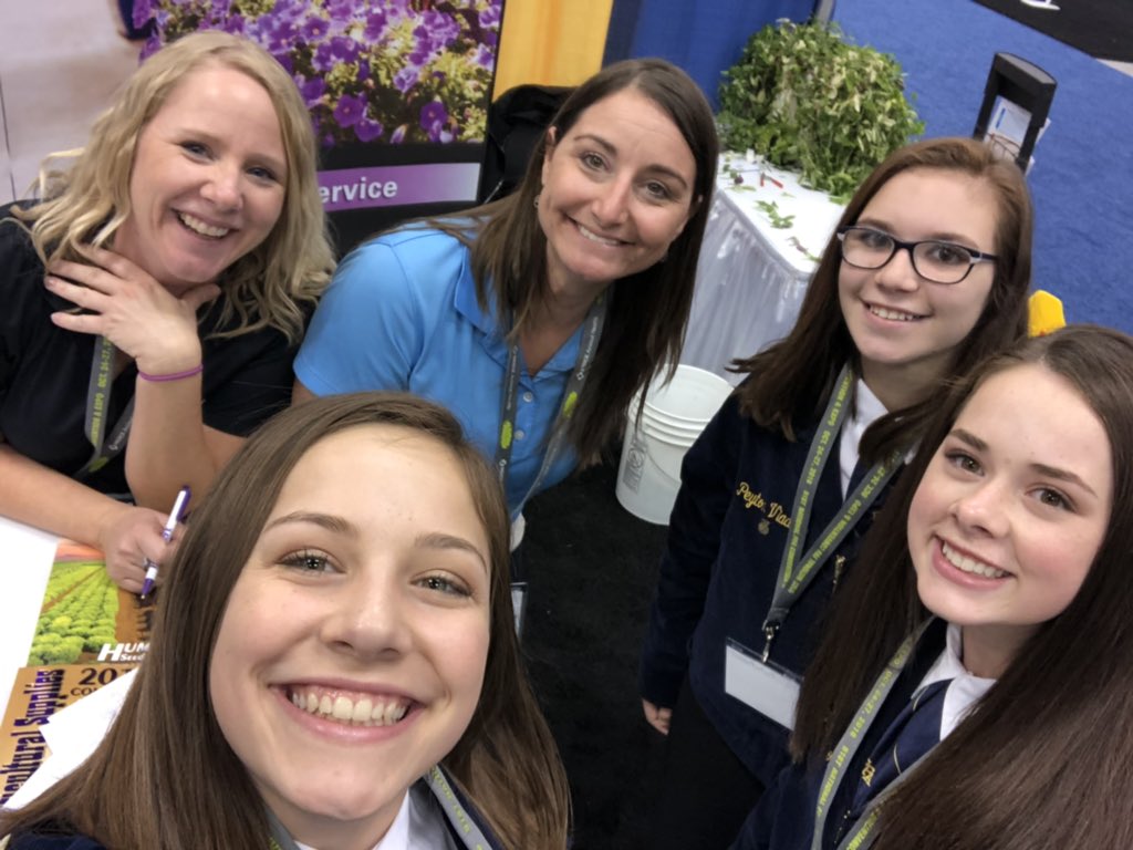 gmurph77's tweet photo. Finding my future in agriculture #AgExplorer #FFAJustOne https://t.co/4374bdOXsB