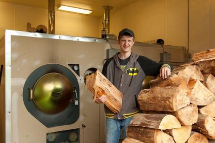 Wood energy-fueled greenhouses are a great way for cold climate communities to heat and eat locally. fs.fed.us/blogs/how-cold… #BioenergyDay