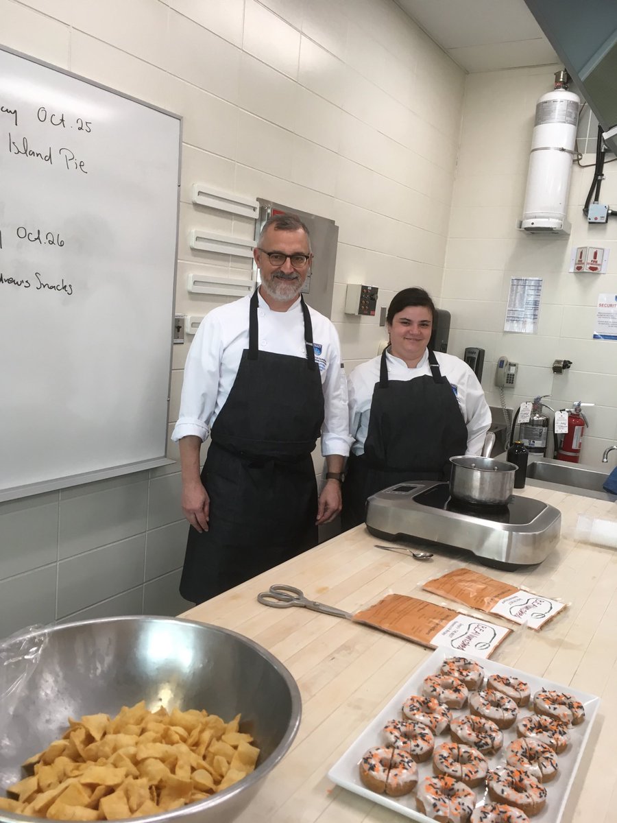 AlbertaPulse's tweet photo. In the demo kitchen @NAITCulinary with Maynard and Mariana learning about pulses, research and value-ad with pulses! #CPRW2018 https://t.co/qz4EnCSXwB