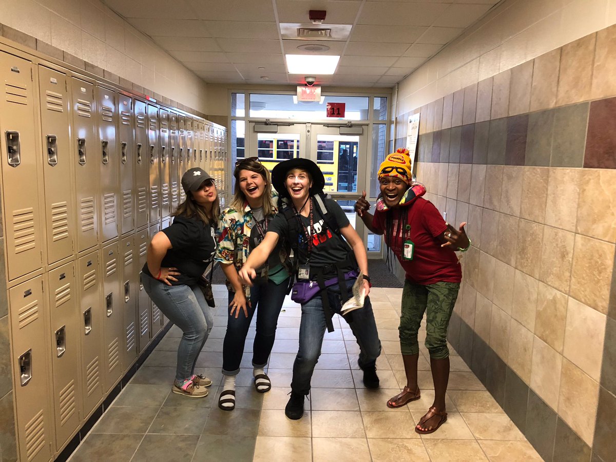LasterKristen's tweet photo. Tacky Tourist Wednesday @CindyArevalo20 @mfrasier86 @KMont13  #redribbonweek2018 #CampbellSocialStudies #WeBelieveInCMS #CFISDSpirit https://t.co/YoXxAULjjo