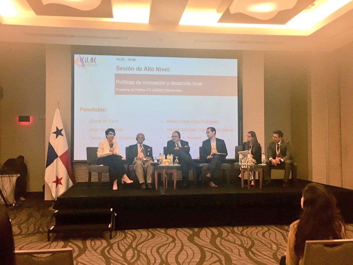 senacyt's tweet photo. Expertos internacionales intercambian ideas en la Sesión de Alto Nivel “Políticas de innovación y desarrollo local” en el Foro #CILAC18 🌎 #SemanaDeLaCiencia 🔬🇵🇦 https://t.co/DdnQPpKMpo
