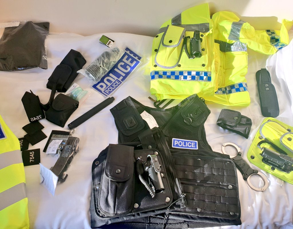 PC7545's tweet image. Christmas has come early. #NewKit  #StudentPC @DC_Police