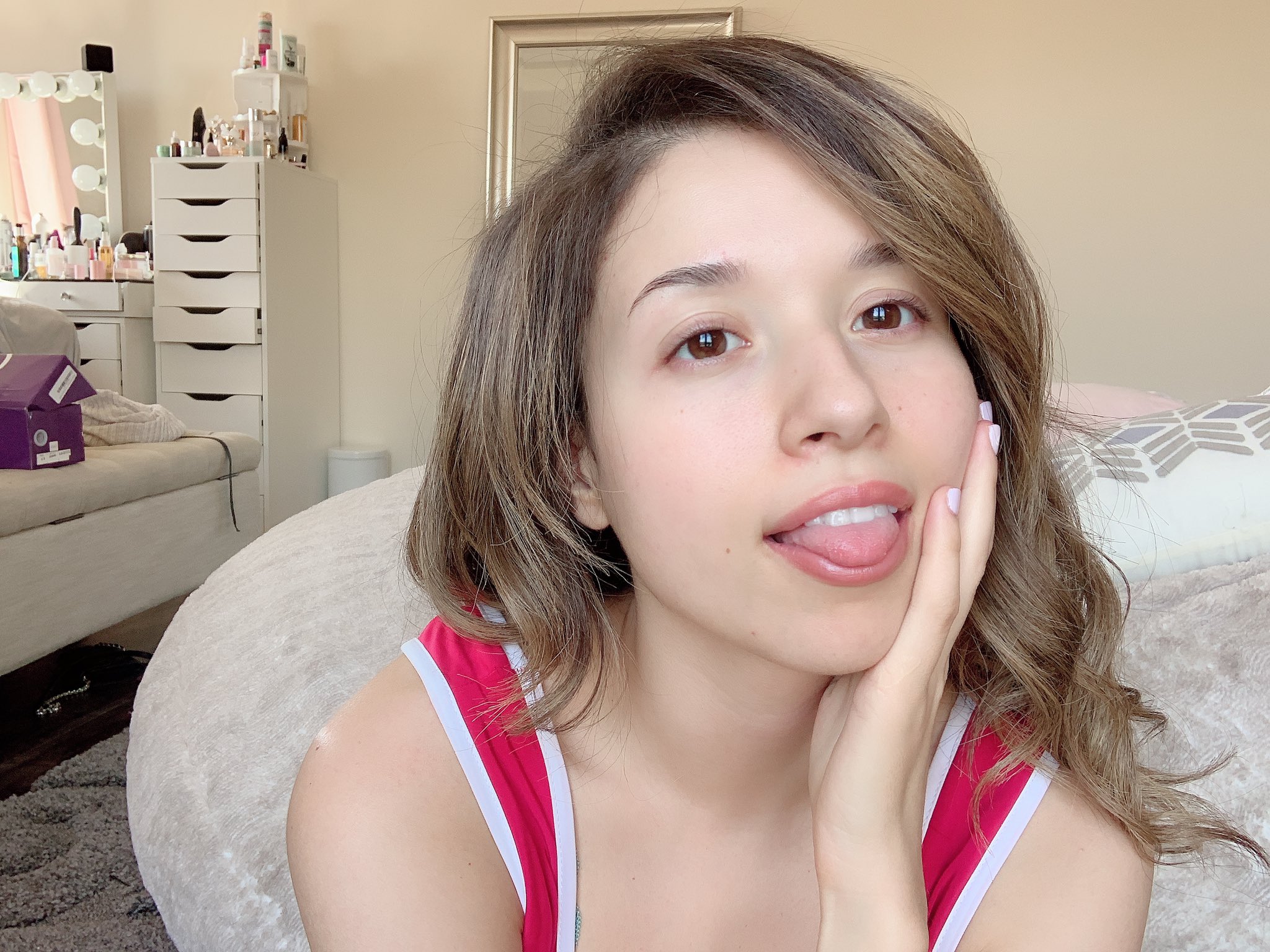 pokimane on Twitter: "To conclude yesterday's here are some no make-up selfies but from regular/cute angles and with natural lighting 😌🌸 no one looks good 24/7, and a different