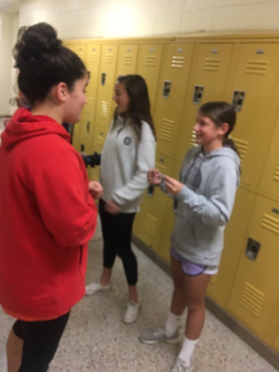 holasracomber's tweet photo. Moved to the hall so Ss could practice #interpersonalspeaking about what we do in our #community. #quehacesenlacomunidad? @OWLteamBCPS @Hereford_MS @CbyersChristina #crazyspanishteacher https://t.co/1z7gSbZGuk