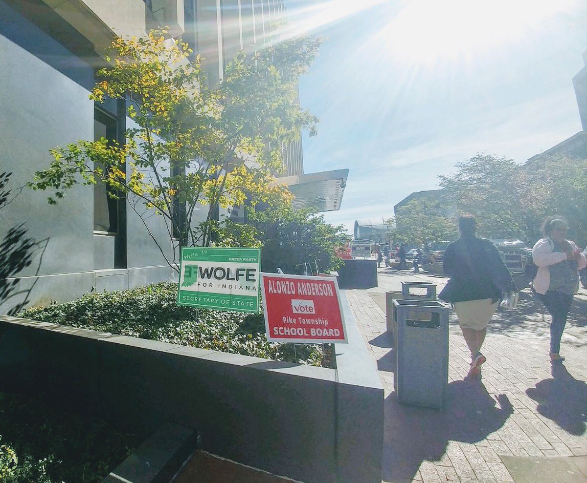 simply_crushed's tweet photo. .@WolfeForIndiana yard signs are posted at the Indianapolis City County building. 😏 #WriteInWolfe #GreenWave2018 https://t.co/iuYu1Dsnx2