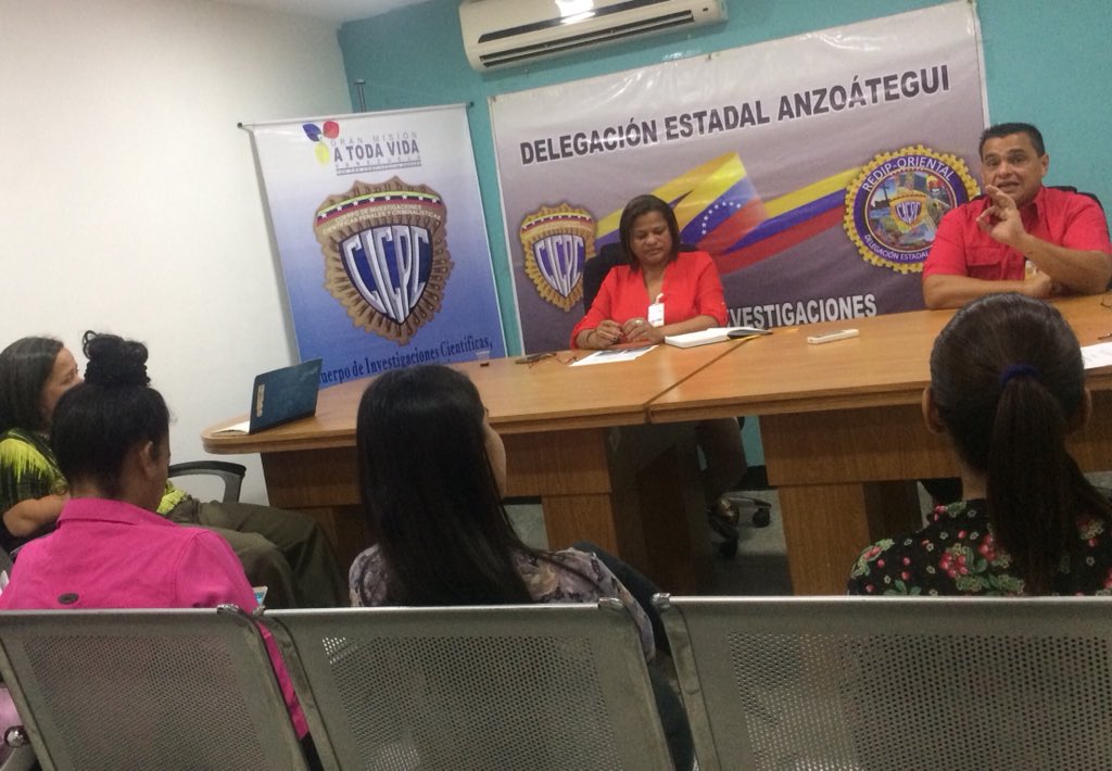 EN ANZOÁTEGUI 
Reunión con el Equipo de Gerencia Media Administrativa 
(GMA).Finiquitando detalles sobre el XVII Aniversario del CICPC. Presidida por el C/G José Castellanos Jefe de la Delegación Estadal Anzoátegui y C/G Zuleima Romero Supervisora Estadal de Sub Delegaciones