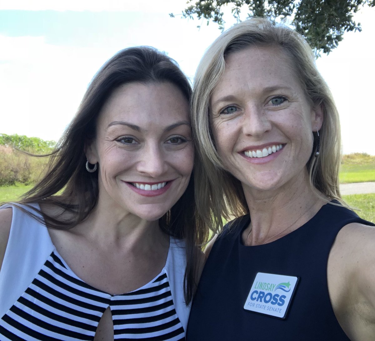 LindsayCrossFL's tweet photo. Always great to catch up with my friend and future Comm of Ag, @nikkifried. We both value science and will work aggressively to bring more renewal energy to FL and keep our state resilient against climate change! #scientistinthesenate #waterwarrior #crossforsenate #flsenatedems https://t.co/eQtEXuMneL