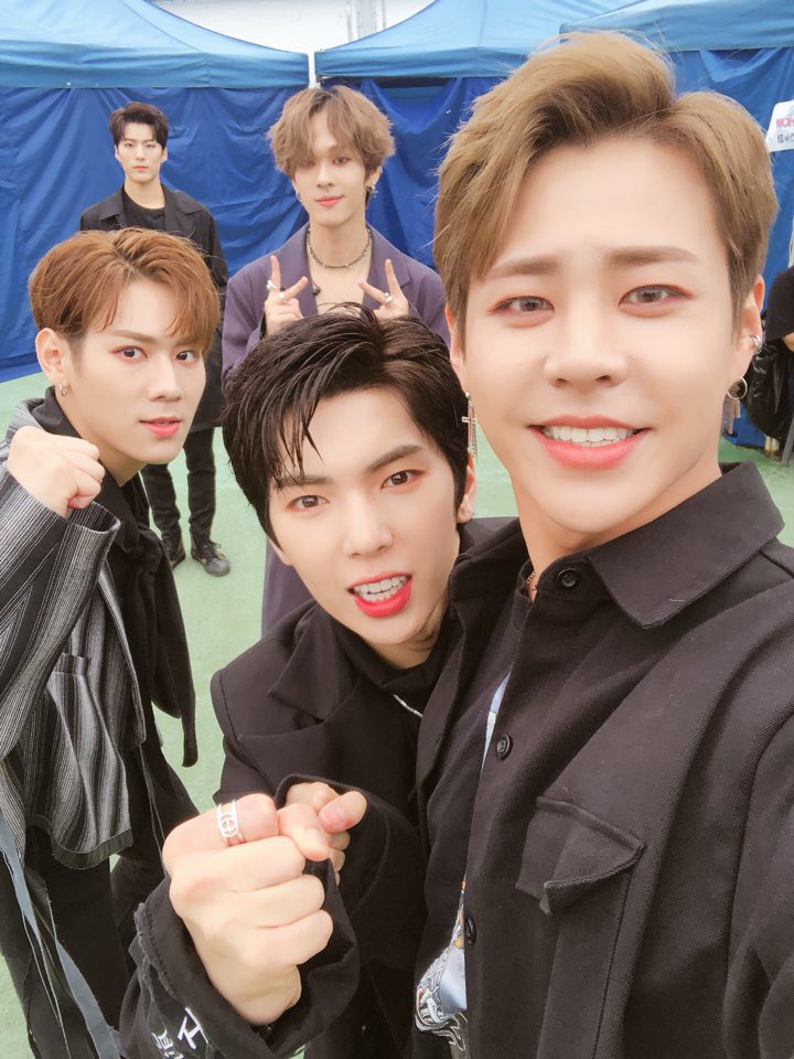 JianBrazil's tweet photo. 14.10.18 Atualização da conta oficial:

"Vejam "NaNaNa" por trás das câmeras no _ #NaverPost

#임팩트 #IMFACT #PorTrásDasCâmeras #Jian #Jeup #Taeho #Sang #Ungjae
 
https://t.co/p3dpCOggpH https://t.co/3KGiIjlNkY" https://t.co/QvUhaB0j0f