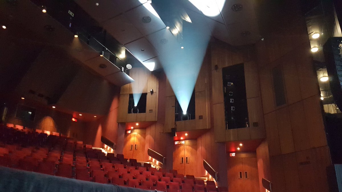 albertcombrink's tweet photo. #CallingUsHome on at Artscape Theatre till Sunday 28 October https://t.co/cSUhZLIwqe