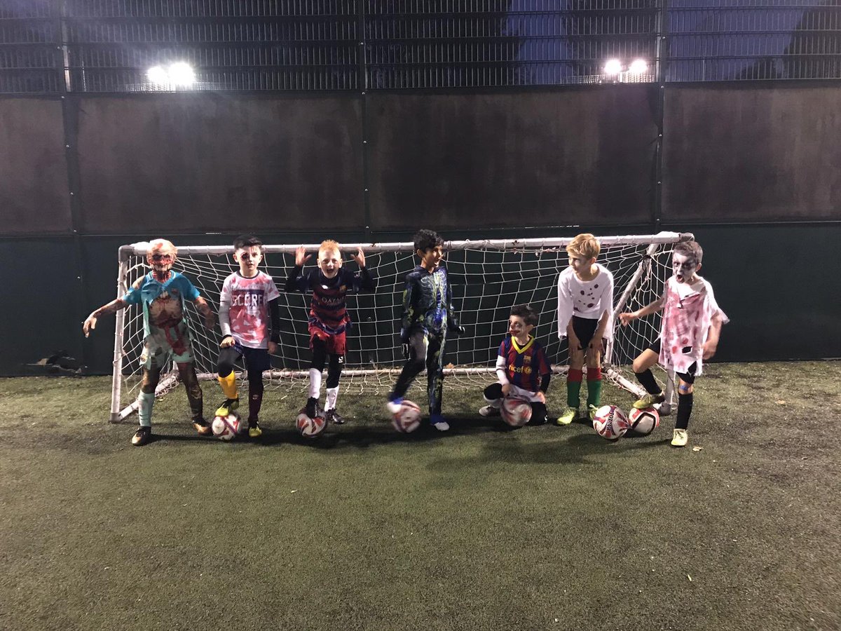 Academy3CDF's tweet photo. Fantastic evening tonight with the A3 family....
Some amazing memories made for kids and parents! Some adults enjoying dressing up more than the kids ๐ป ๐ ๐
#A3Family #HappyHalloween #SchoolHolidays #FunAndFootball https://t.co/ys43GaC3Ws