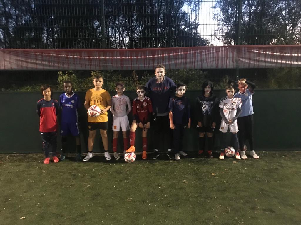 Academy3CDF's tweet photo. Fantastic evening tonight with the A3 family....
Some amazing memories made for kids and parents! Some adults enjoying dressing up more than the kids ๐ป ๐ ๐
#A3Family #HappyHalloween #SchoolHolidays #FunAndFootball https://t.co/ys43GaC3Ws