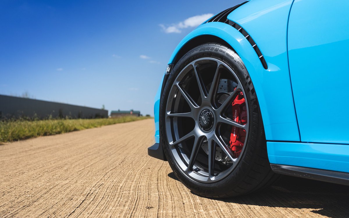 ForgelineWheels's tweet photo. Sprechen sie Deutsch? #T1RaceDevelopment tunes imports -- like this #Porsche #911GT3RS on #Forgeline #monoblock #centerlock #GS1R! https://t.co/COaA8uX2UR https://t.co/b6HHQuZzI6