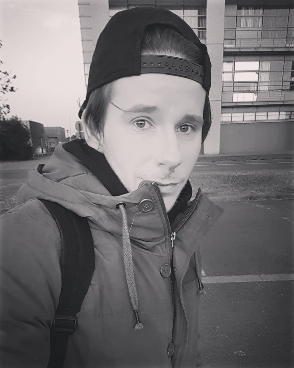 Manukeen's tweet photo. Aujourd'hui je voudrais juste prendre le temps de remercier mon équipe #w2aproductions . Quand je vois tous nos beaux projets à venir et la confiance que vous me donnez , je me rends compte à quel point j'ai la chance de travailler avec vous . MERCI d'être là ❤👊 #thankyou https://t.co/LDBGuflPbI