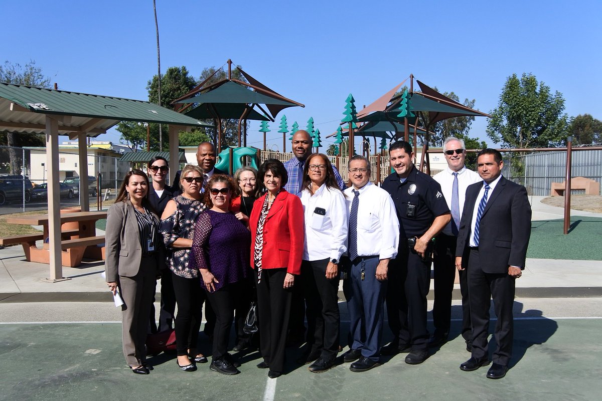 I visited the #PuebloDelRio housing project in #SouthLA and met with local leaders. I appreciated learning more about Pueblo Del Rio, the services it provides, the renovations taking place, and the amazing youth and community programs offered to local residents.
