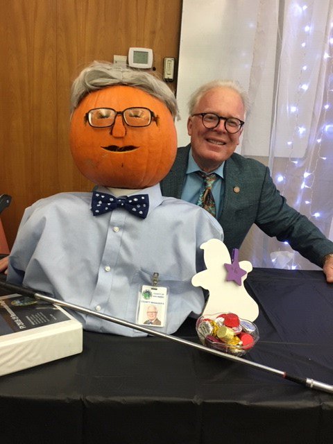sanmateoco's tweet photo. Today @sanmateoco employees participated in the annual Charitable Contributions Campaign—a chance to give back thru payroll deductions made to local nonprofits. The drive includes a Halloween theme w/ pumpkin carving &amp;pie baking contests. Since 2004 the campaign has raised $1.4M! https://t.co/SisgwZqnXM