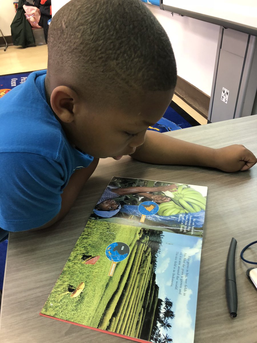 ToorificTeacher's tweet image. Today the students and I read an article that questioned why everything couldn’t be free... could we serve our #needs and would our #wants have #value? Then we read about goods and services from around the world and listened to the roles of consumers/producers! #inquiry #systems