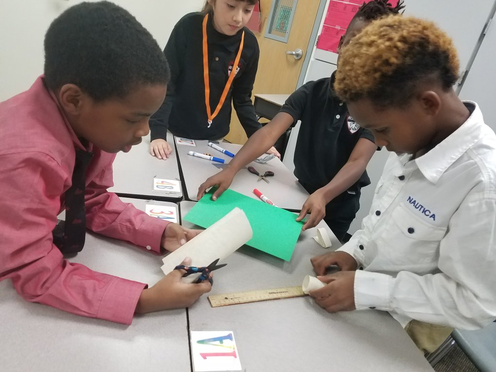 CindyGarrett20's tweet image. @CHISDCP super excited that Mrs. Hill&apos;s homeroom all rose to the Challenge! #forceandmotion #bridgebuild #allfivegroupssucceed @MrsFHillchcp