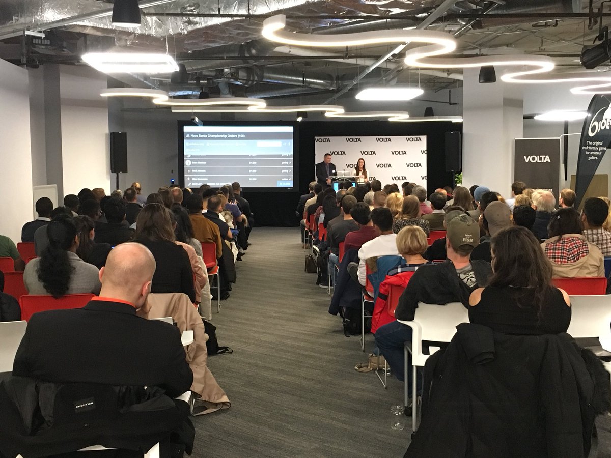 DemoCampHFX's tweet image. Great crowd for DemoCamp Halifax 2018! Our first demo of the night is from @SixJoes! #DemoCampHFX