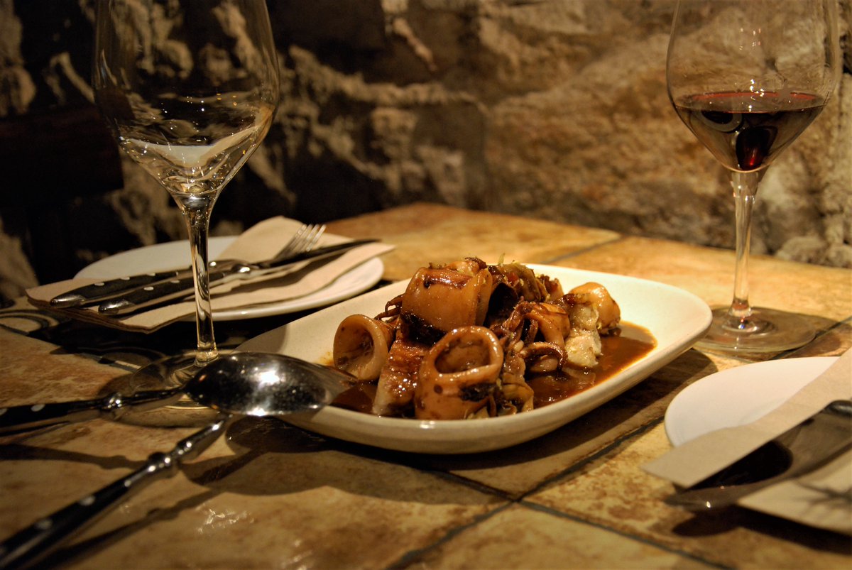 Pepa_Bar_a_Vins's tweet image. La #PapadaIbèrica sota dels #Calamarcets amb la seva salseta 🥄 

bit.ly/CalamarcitosPe…

#PepaPLA #VivaLaPepa #ViscaLaPepa #PLAnazo #Restaurante #Restaurant #Eixample #EixampleBarcelona