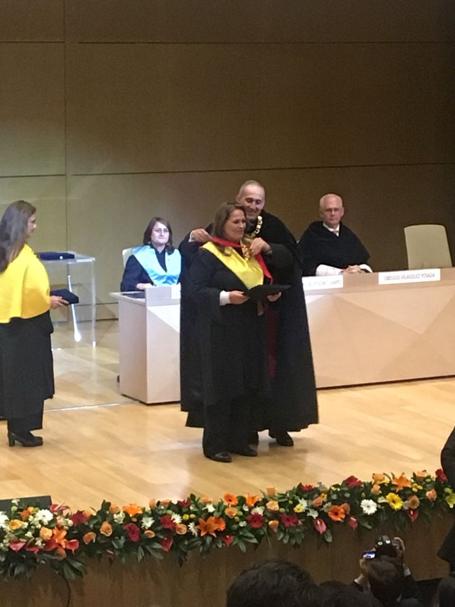 MedicinaSabana's tweet photo. La felicidad de nuestros nuevos profesores titulares se refleja en sus rostros y en nuestros corazones llenos de orgullo de Ser @unisabana .  Enhorabuenas Dra. Marta León y Dr. Luis Fernando Giraldo. https://t.co/DQpXfoBDQ2