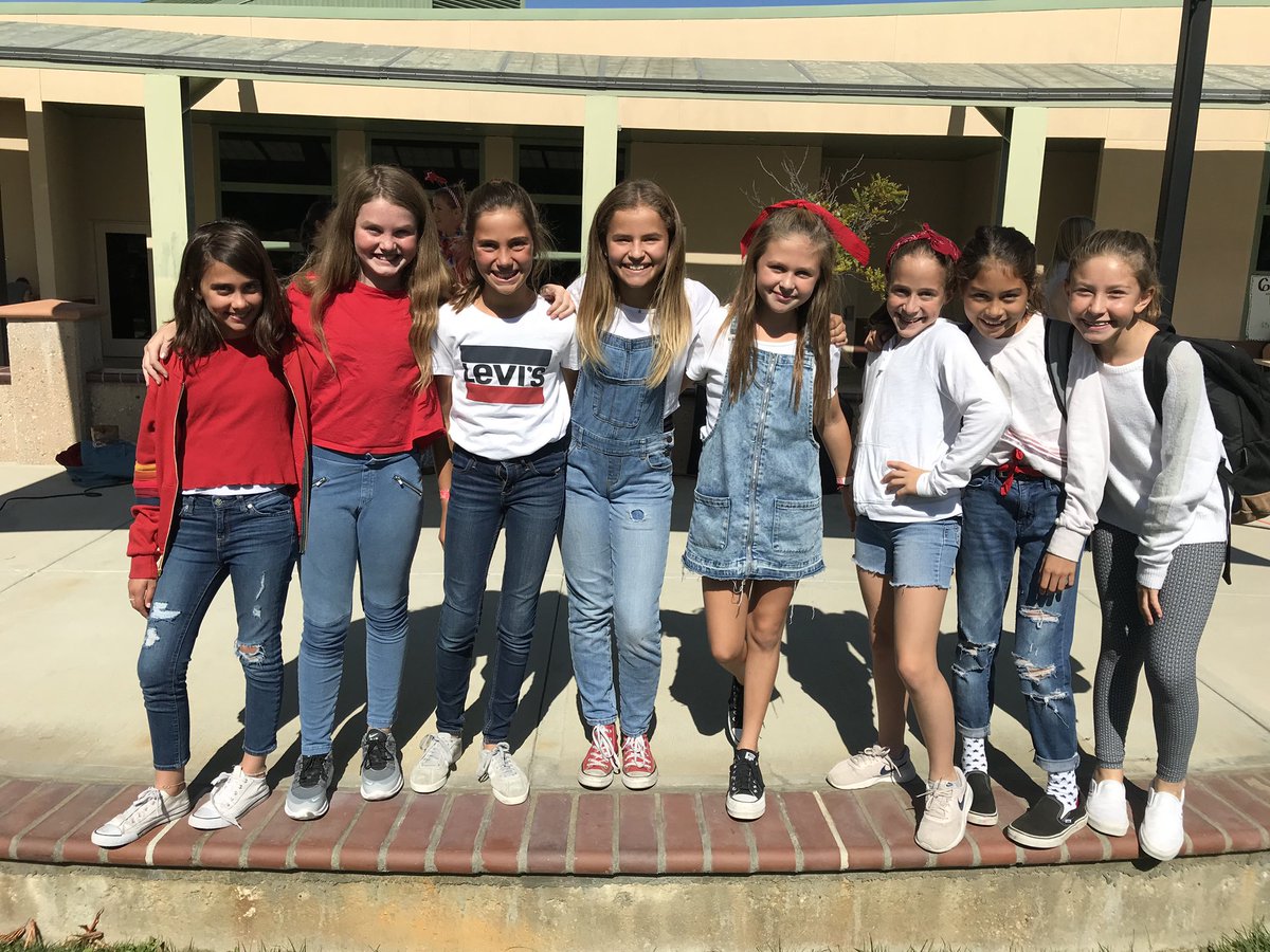 SusanaEBaird's tweet photo. AC Stelle celebrates a drug-free, healthy life... wearing red, white, blue! #RedRibbonWeek #eagles #LVUSD https://t.co/lo9OekSxfc