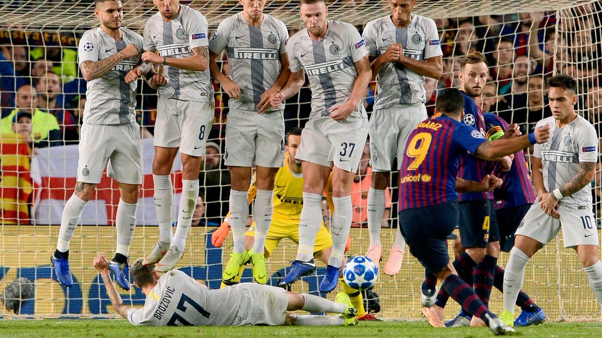 Eurosport Uk On Twitter Quick Thinking Leo Messi S Seal Of Approval Marcelo Brozovic Revolutionises Defending To Block Luis Suarez Free Kick Https T Co Cyrxah0mbo Https T Co Qlnediwfpn