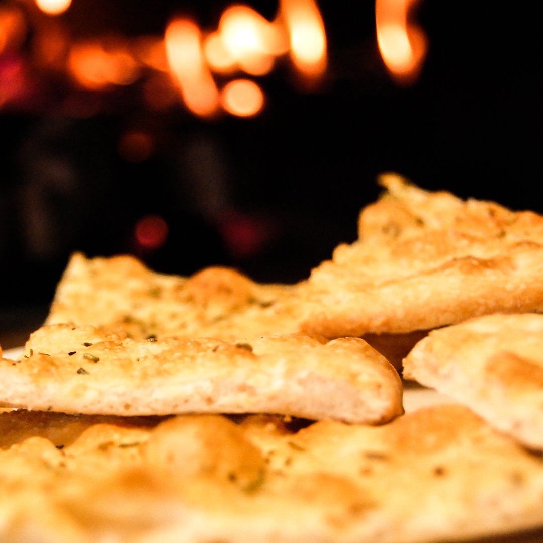 siamopizza's tweet image. Tired of those restaurants with generic fast food? 
Come to Siamo and enjoy the authentic Italian cuisine with the best #homemadeTouch 🍽🍷

#SiamoPizza #FoodPorn #ItalianFood #MiamiRestaurant #MiamiFood