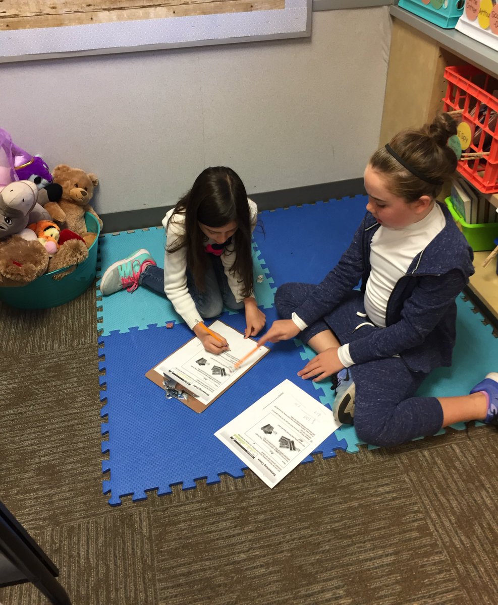 MrsTurcott3rd's tweet photo. I love seeing students collaborate with each other! It makes my ❤️ happy! #jbsrocks https://t.co/RSj1bqKO0H