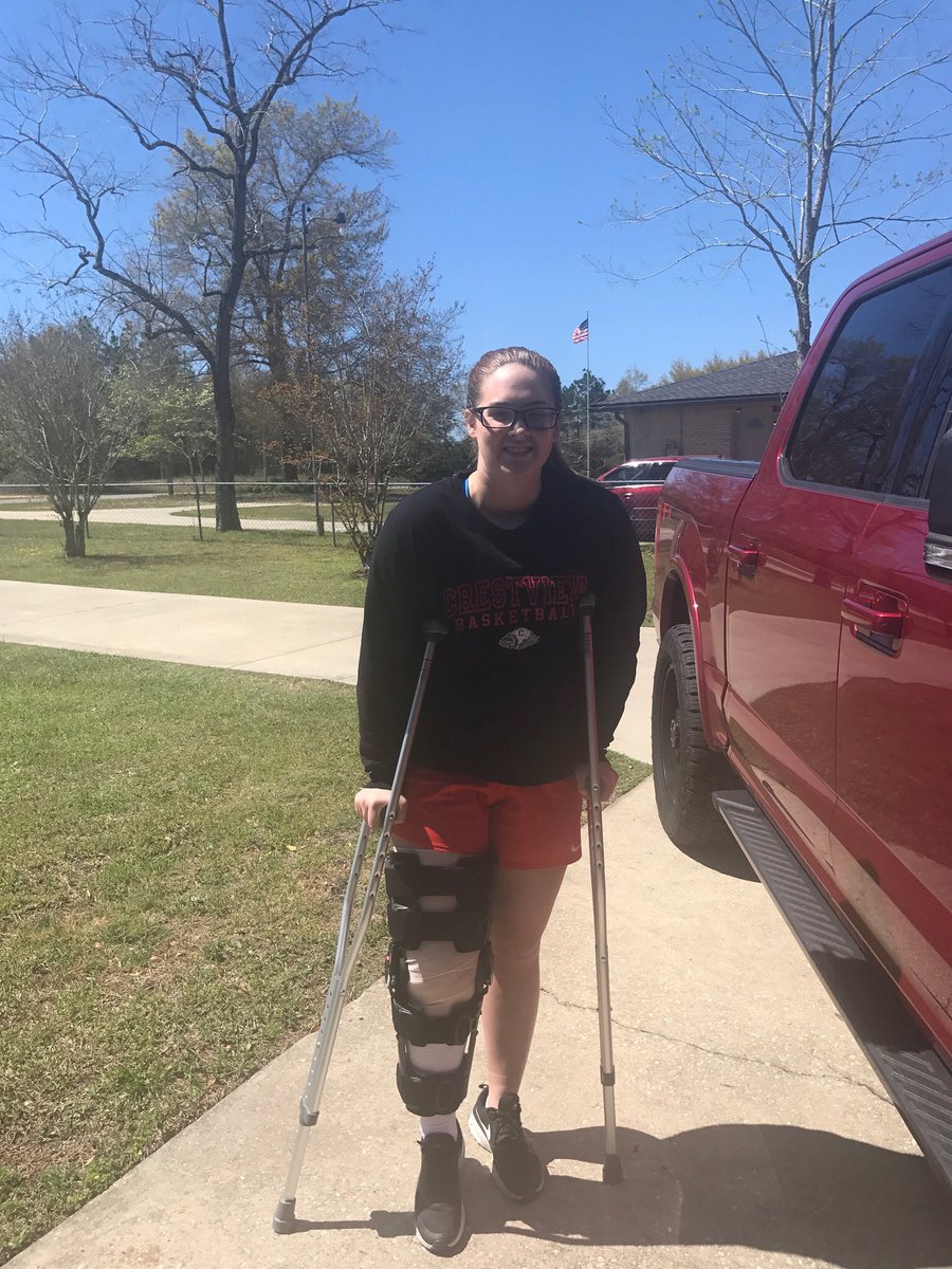 halee_duncan's tweet photo. i posted this everywhere lol.. but i wanna give a big shout out to my parents, coach, teammates, and Dr. Jordan. i couldn’t have made it through the most emotional and exhausting time of my life. YA GIRL CAN FINALLY PLAY AGAIN 🙏🏼 https://t.co/GylnrY6X9X