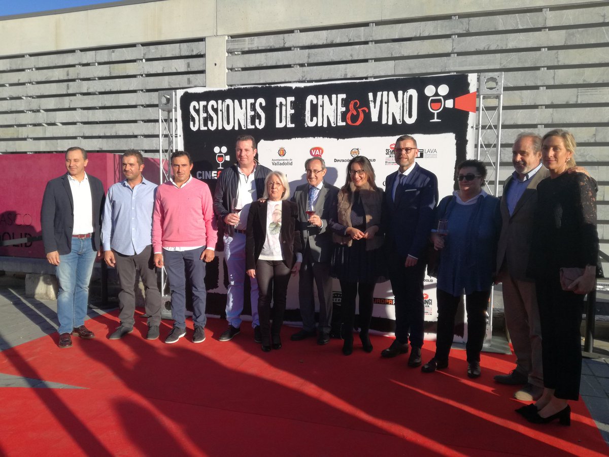 Gran dia hoy en #CineyVino en #63seminci promocionando vinos <a href="/DOCigales/">D.O. Cigales</a> unido al cine con la familia de bodegueros