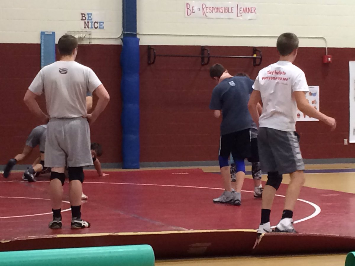 TSquare58NH's tweet photo. Last fall #LightningClub of the season.  The real stuff starts in a couple weeks! @TideWrestling @BlueDukeWrestle @momofboys0406 #brotherhood https://t.co/0HUfZylLfA