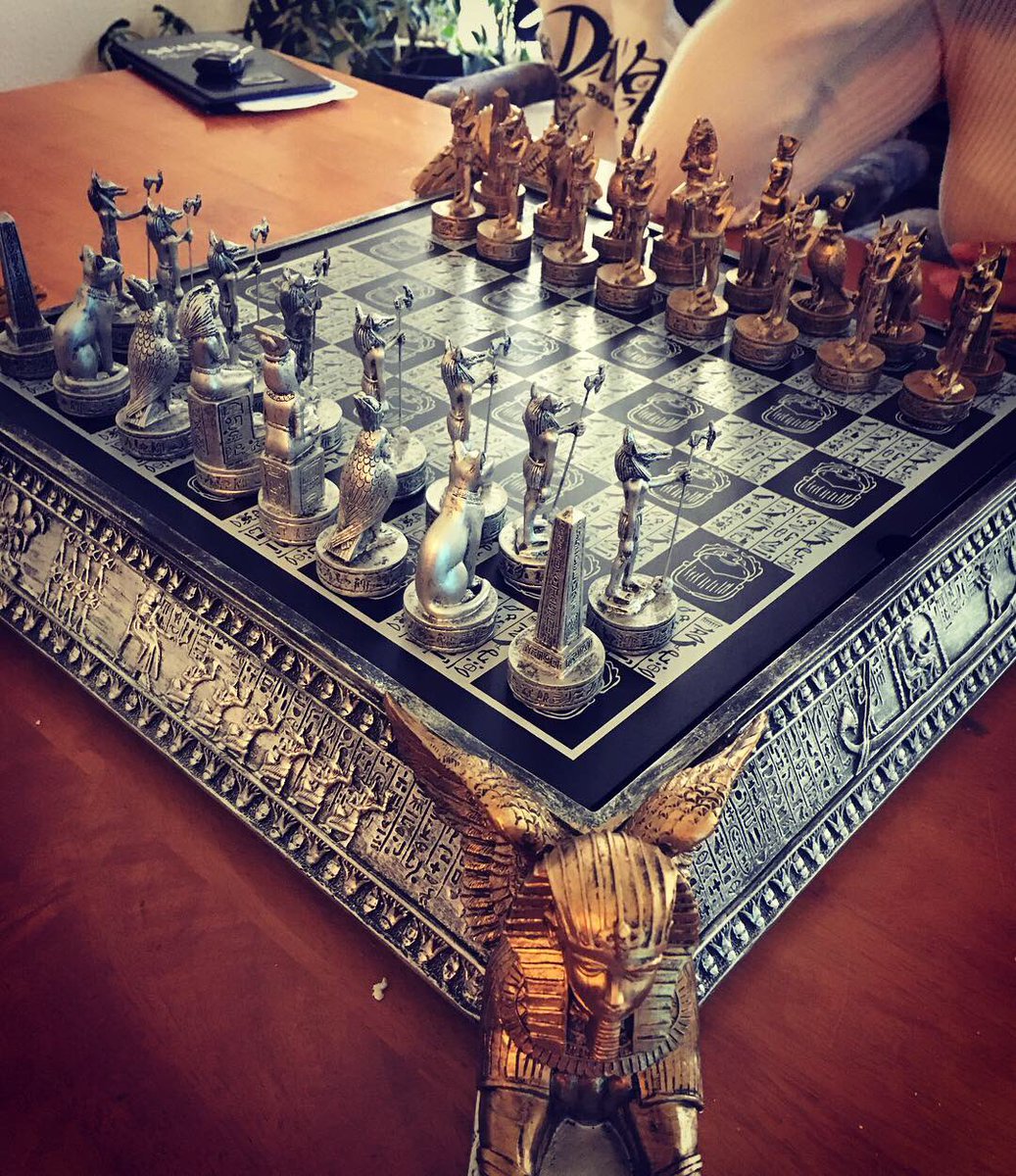 GasCanD's tweet image. Chess set came on time #chess #chess_set #chessSet #chess_board #real_game #ancientEgyptians #ancient_Egyptians #Egyptien_figures