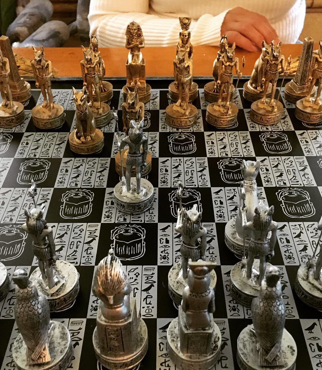 GasCanD's tweet image. Chess set came on time #chess #chess_set #chessSet #chess_board #real_game #ancientEgyptians #ancient_Egyptians #Egyptien_figures